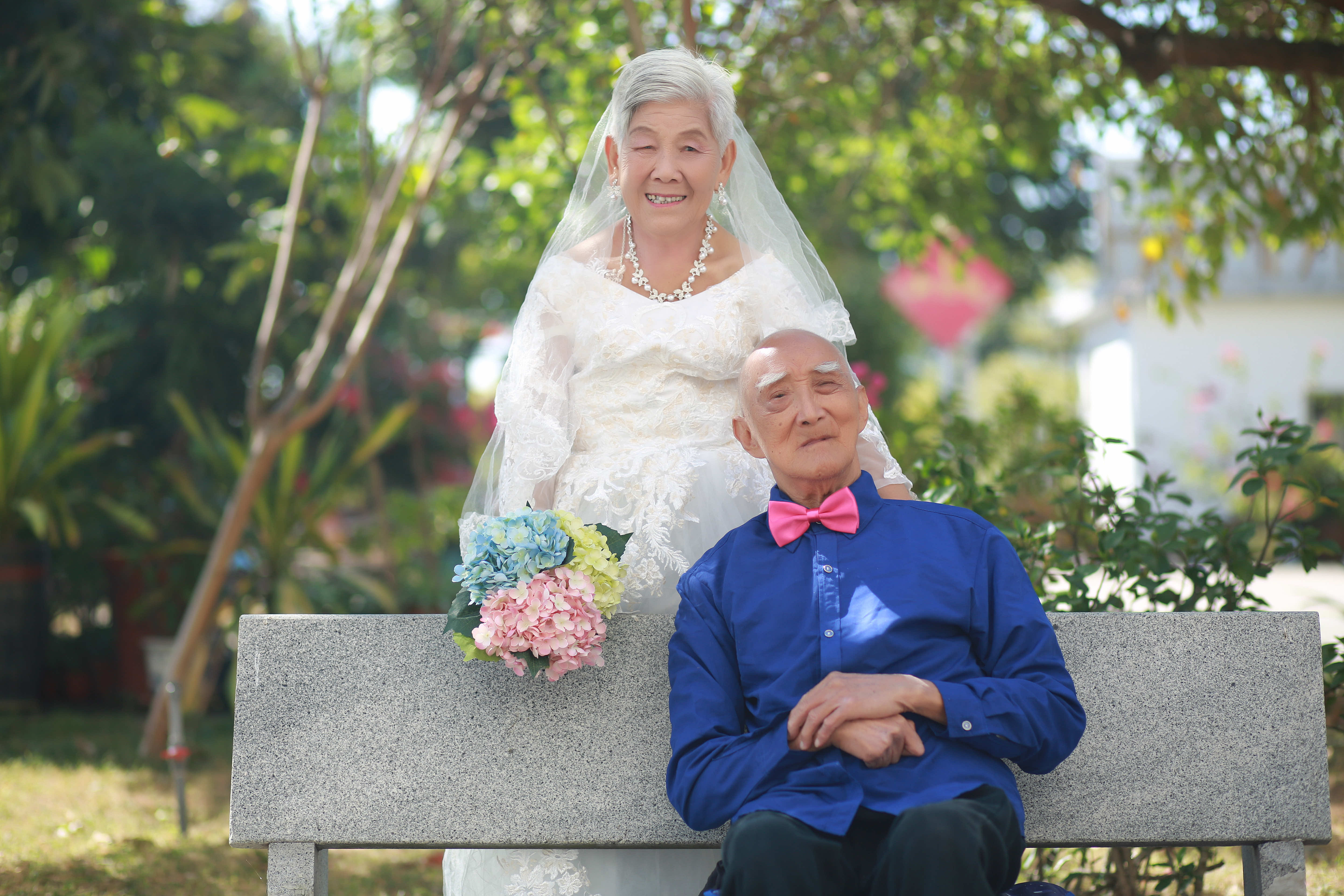 老人婚纱照